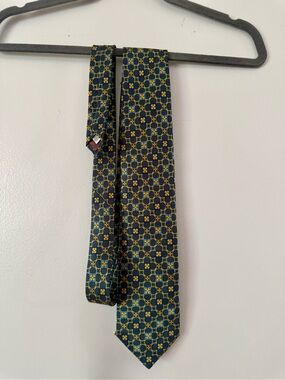 VTG XMI Men's Navy Blue Tie with Geometric Medallion Floral Pattern